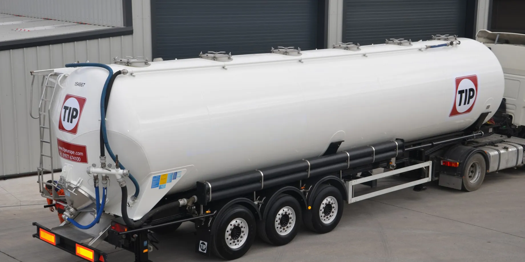 Semirremolque cisterna de polvo